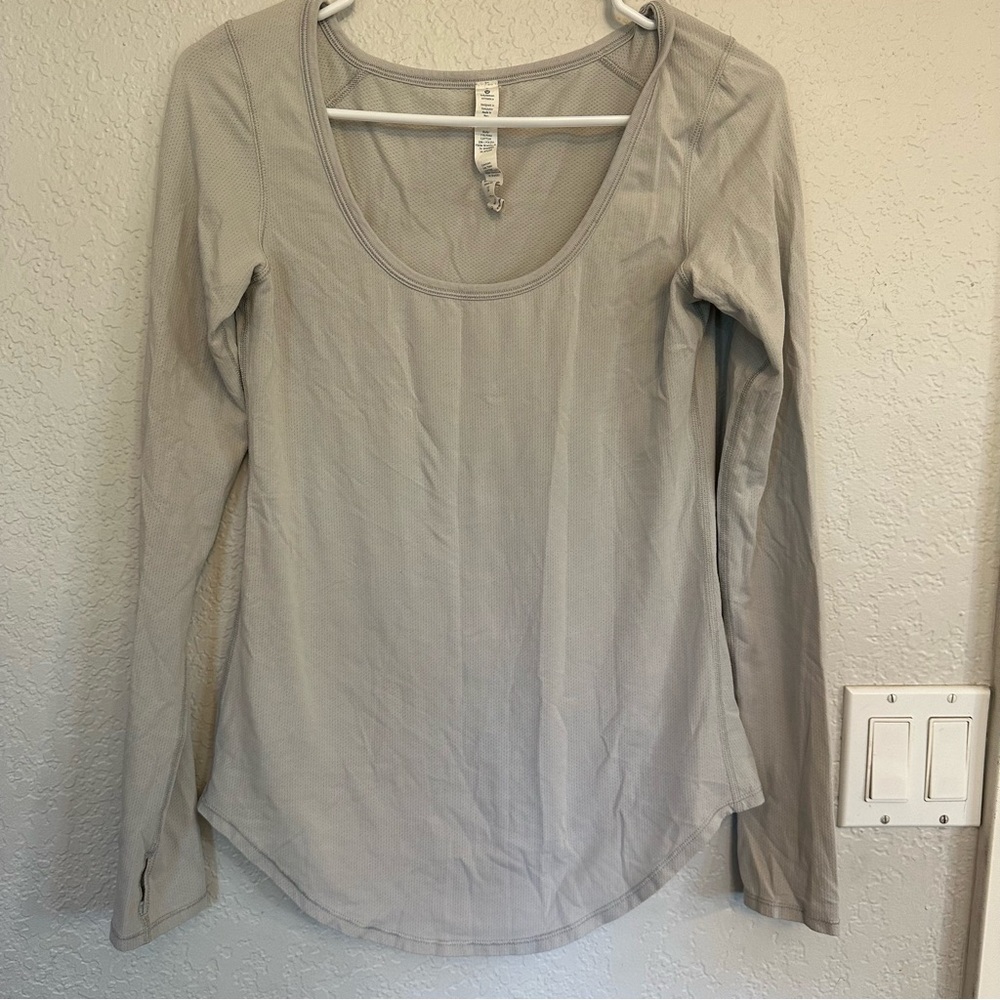 Lululemon Grey Mesh Long Sleeve Shirt‎ Size 6